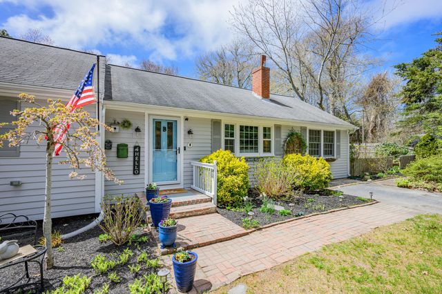 1 Outward Reach, Yarmouth Port, MA 02675