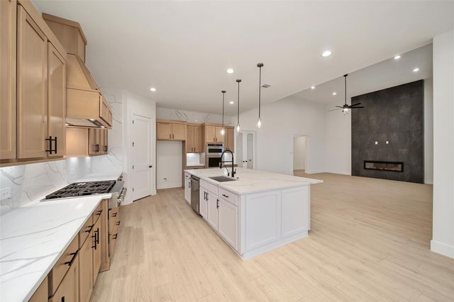 229 Gonsoulin Lane, Pinehurst, TX 77362