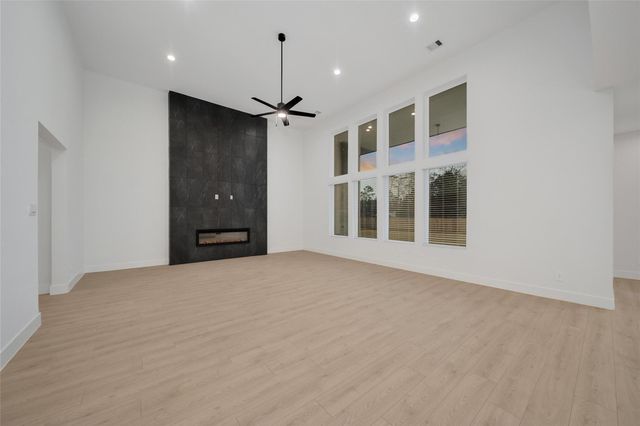 229 Gonsoulin Lane, Pinehurst, TX 77362
