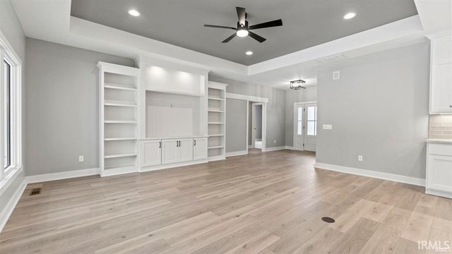 17810 TULLYMORE Lane, Leo, IN 46765