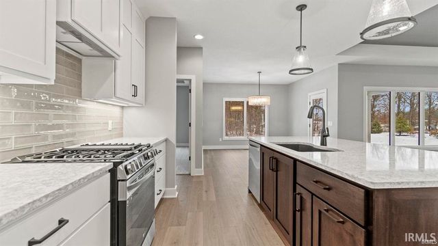 17810 TULLYMORE Lane, Leo, IN 46765