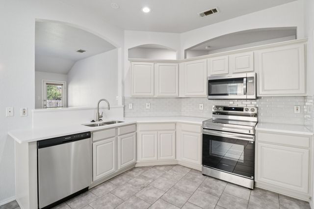 4937 Spur Ridge Court, Fort Worth, TX 76244