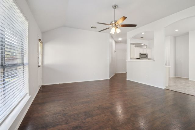 4937 Spur Ridge Court, Fort Worth, TX 76244