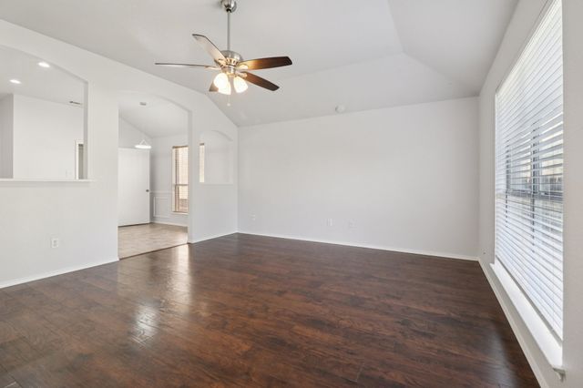 4937 Spur Ridge Court, Fort Worth, TX 76244