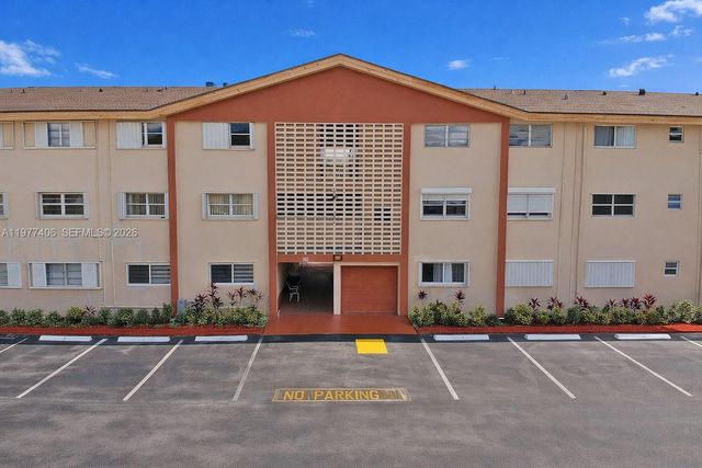 5300 Washington Street D303, Hollywood, FL 33021
