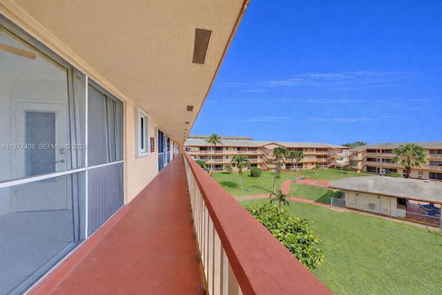 5300 Washington Street D303, Hollywood, FL 33021
