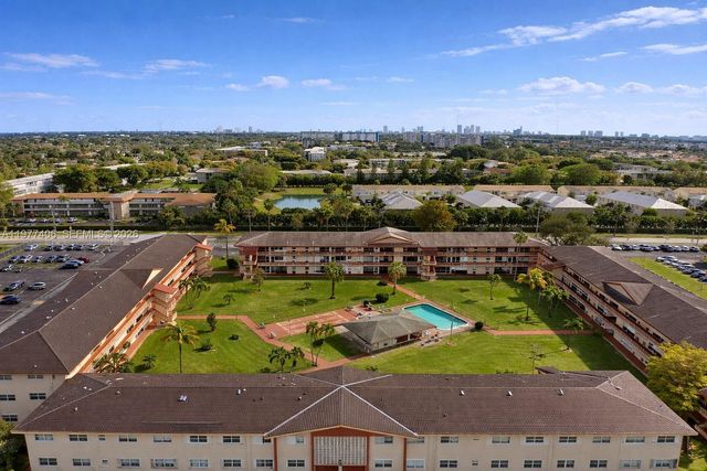 5300 Washington Street D303, Hollywood, FL 33021