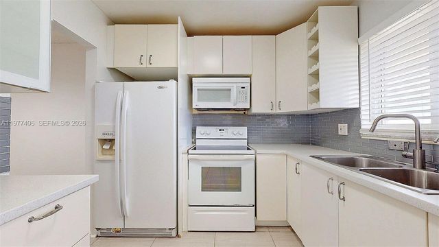 5300 Washington Street D303, Hollywood, FL 33021