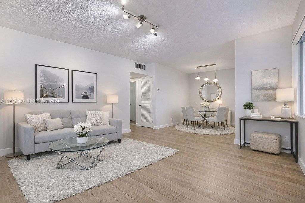 5300 Washington Street D303, Hollywood, FL 33021