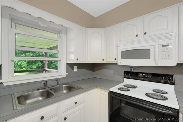 2900 Railroad Avenue, New Salisbury, IN 47161