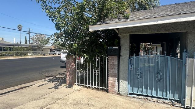 821 S Cedar Avenue S, Fresno, CA 93702
