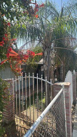 821 S Cedar Avenue S, Fresno, CA 93702