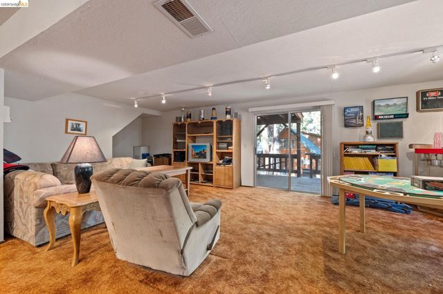 2119 Silverado Way, Arnold, CA 95223