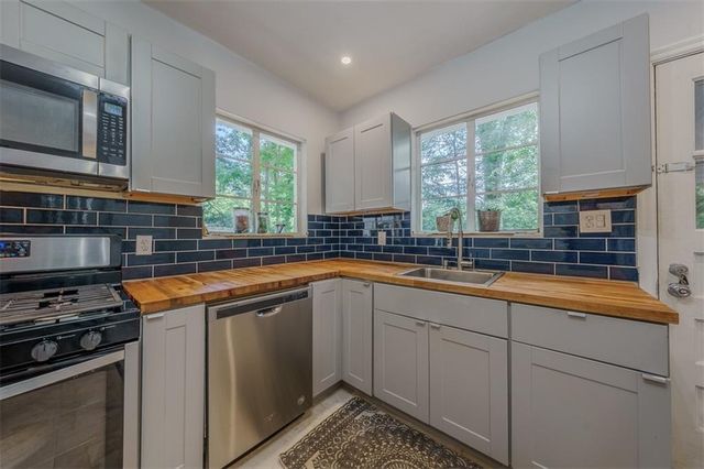 1920 W Forrest W Avenue, Atlanta, GA 30344