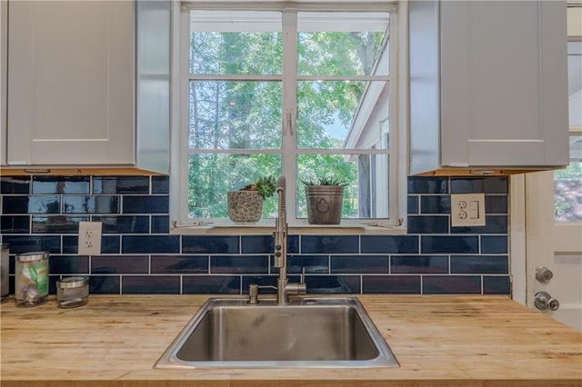 1920 W Forrest W Avenue, Atlanta, GA 30344