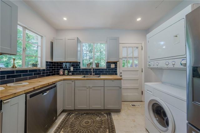 1920 W Forrest W Avenue, Atlanta, GA 30344