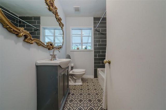 1920 W Forrest W Avenue, Atlanta, GA 30344