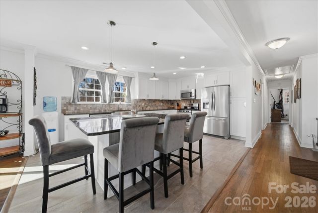 6719 Lakeview Terrace, Hickory, NC 28601