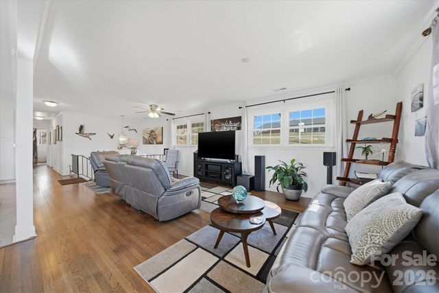 6719 Lakeview Terrace, Hickory, NC 28601