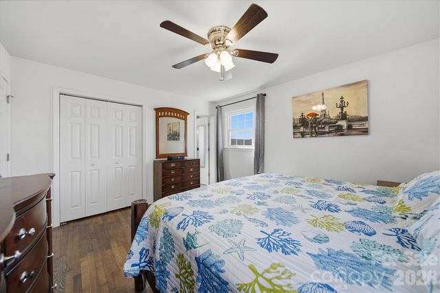 6719 Lakeview Terrace, Hickory, NC 28601