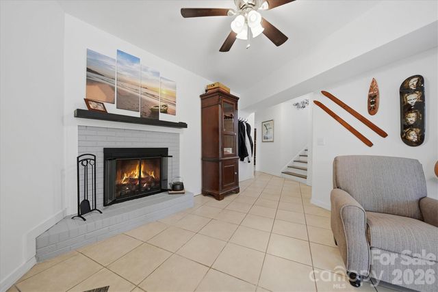 6719 Lakeview Terrace, Hickory, NC 28601