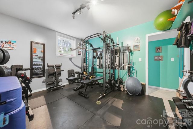 6719 Lakeview Terrace, Hickory, NC 28601