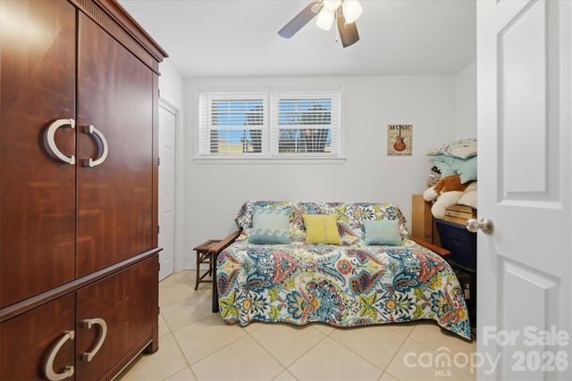 6719 Lakeview Terrace, Hickory, NC 28601