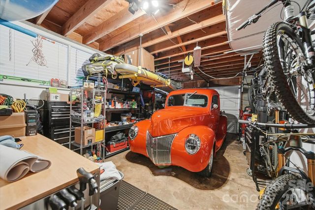 6719 Lakeview Terrace, Hickory, NC 28601