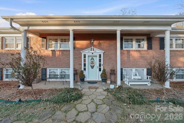 6719 Lakeview Terrace, Hickory, NC 28601