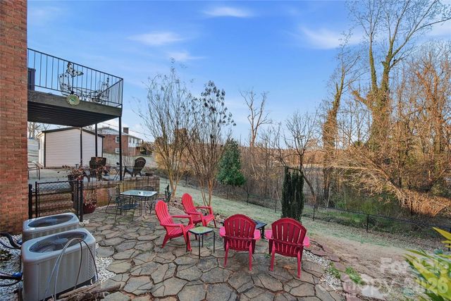 6719 Lakeview Terrace, Hickory, NC 28601