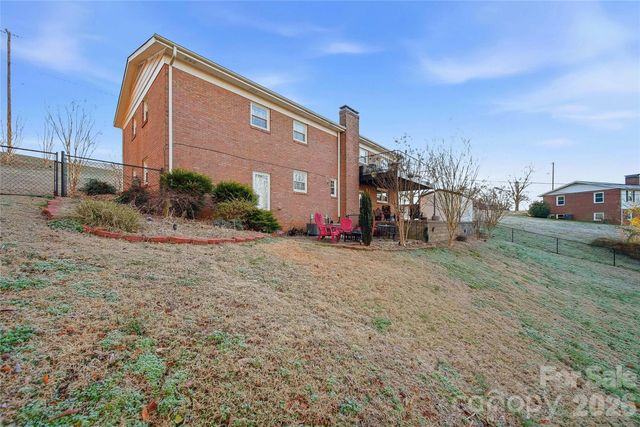 6719 Lakeview Terrace, Hickory, NC 28601