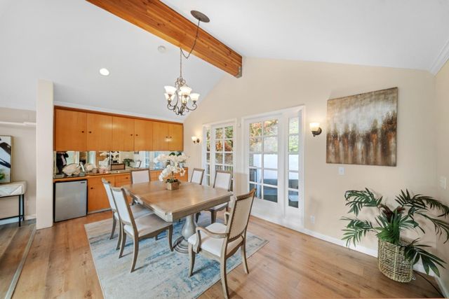 1050 Yosemite Dr, Pacifica, CA 94044