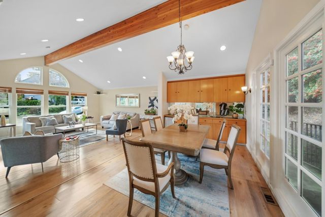 1050 Yosemite Dr, Pacifica, CA 94044