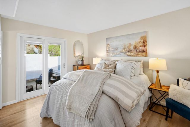 1050 Yosemite Dr, Pacifica, CA 94044