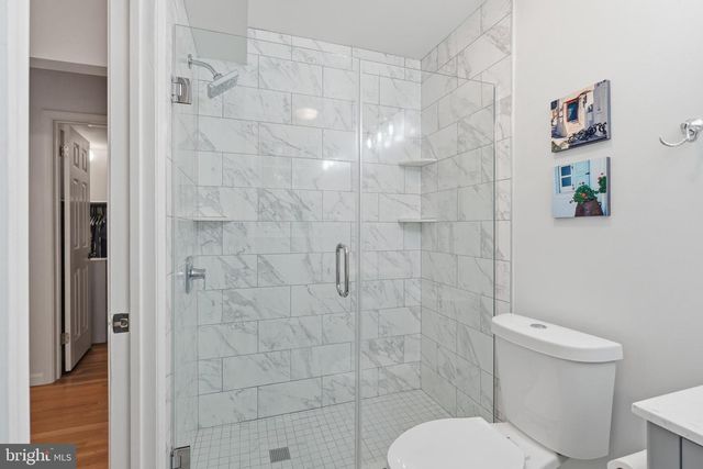 8900 QUEEN ELIZABETH BLVD, Annandale, VA 22003