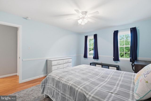 8900 QUEEN ELIZABETH BLVD, Annandale, VA 22003