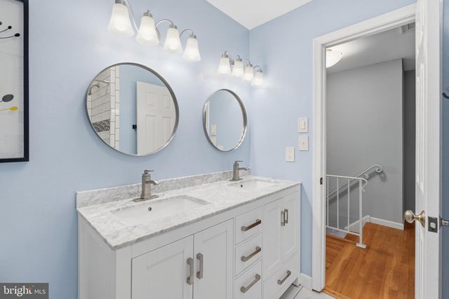 8900 QUEEN ELIZABETH BLVD, Annandale, VA 22003