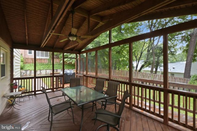 8900 QUEEN ELIZABETH BLVD, Annandale, VA 22003