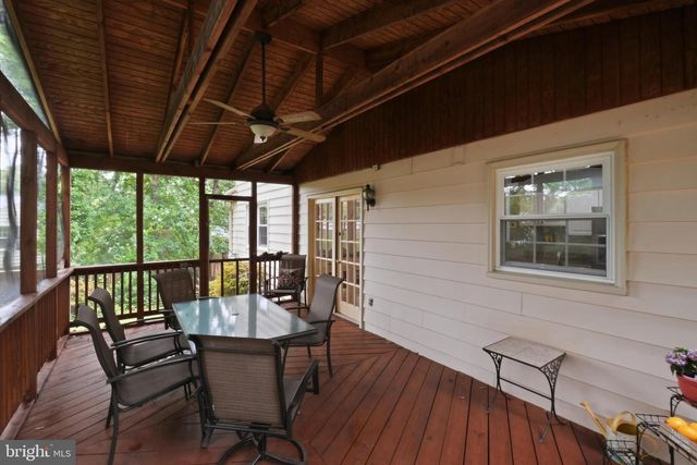 8900 QUEEN ELIZABETH BLVD, Annandale, VA 22003