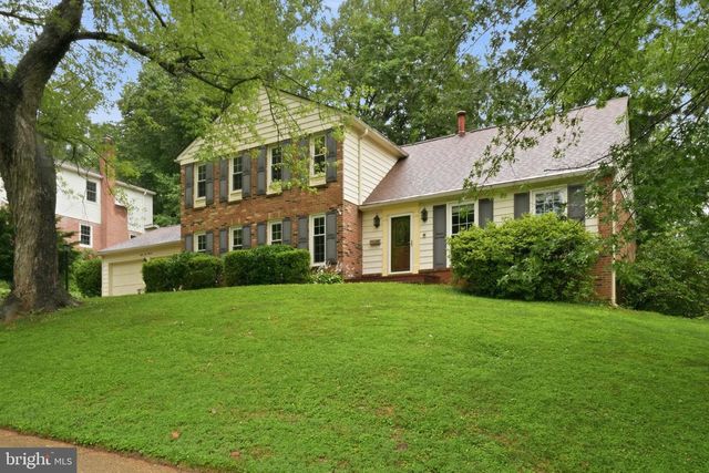 8900 QUEEN ELIZABETH BLVD, Annandale, VA 22003