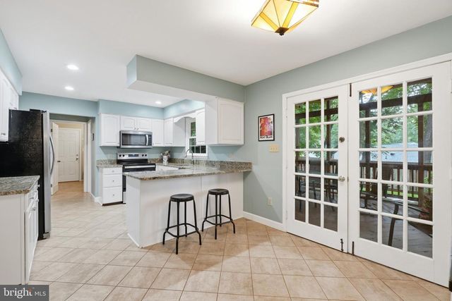 8900 QUEEN ELIZABETH BLVD, Annandale, VA 22003