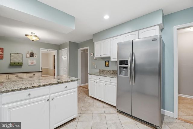 8900 QUEEN ELIZABETH BLVD, Annandale, VA 22003