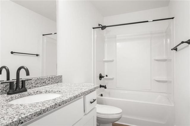 123 Indian Wells Court, Harmony, NC 28634