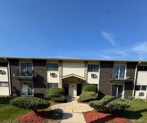 8804 Golf Road 2F, Des Plaines, IL 60016
