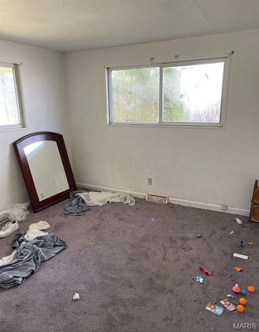 9737 Wendell Drive, St Louis, MO 63136