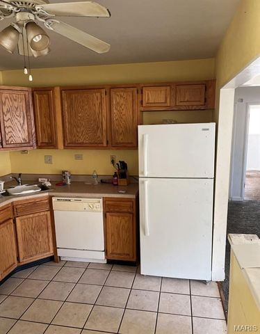 9737 Wendell Drive, St Louis, MO 63136