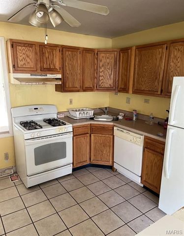 9737 Wendell Drive, St Louis, MO 63136