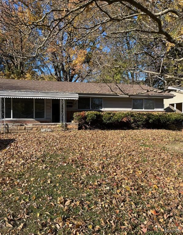 9737 Wendell Drive, St Louis, MO 63136