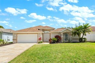 1435 Vintage LN, Naples, FL 34104