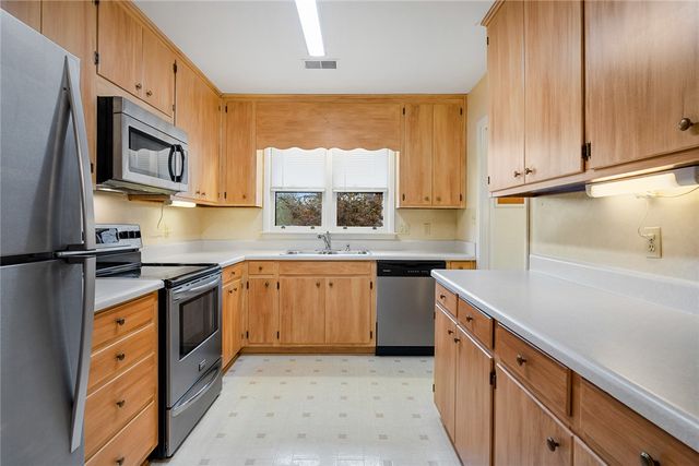 1 Birch Place, Clemson, SC 29631